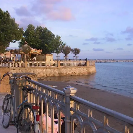 La Petite Maison Bleue 2 A 3 Personnes *